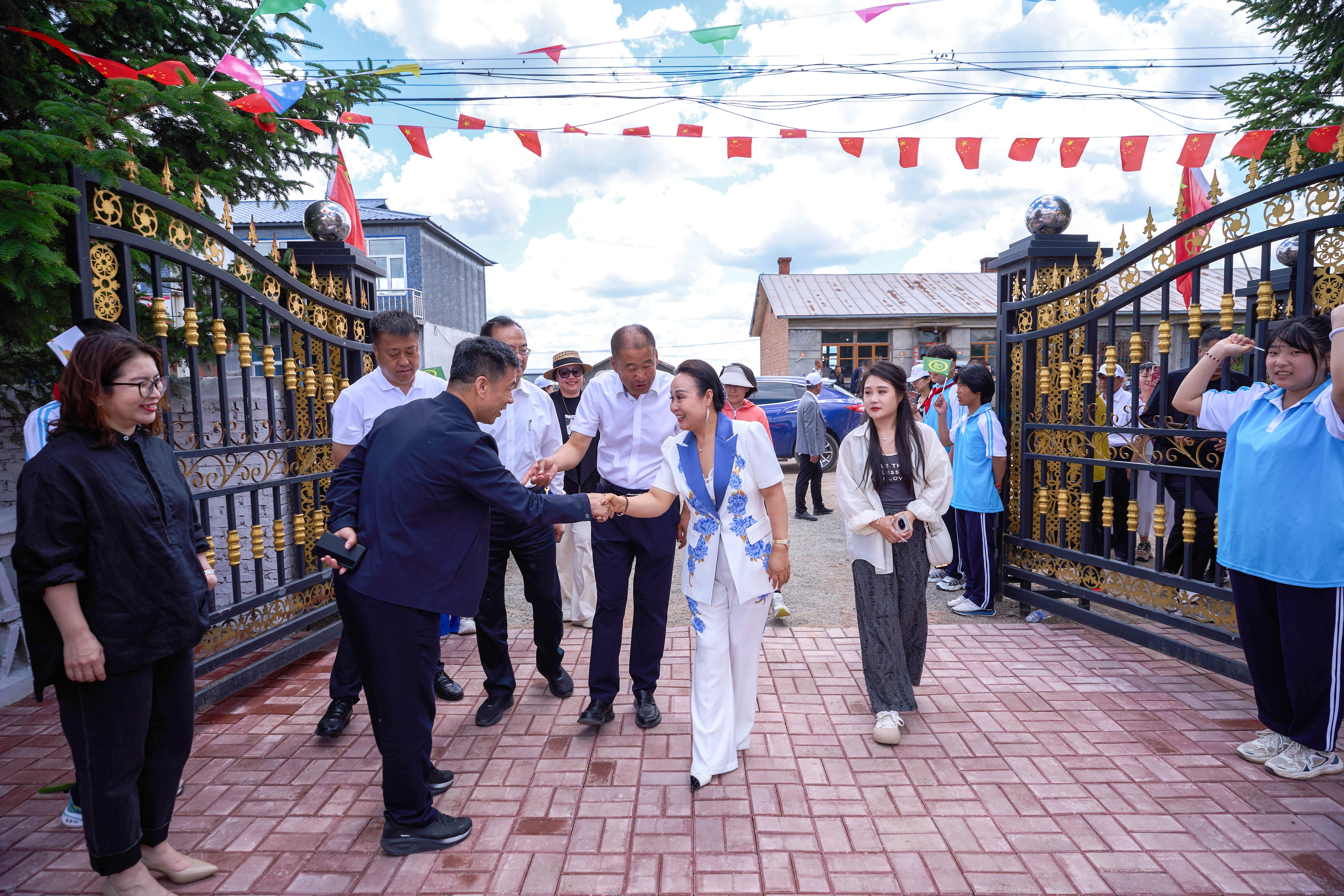 第254所 黑龙江巴彦县黑山镇民乐村米兰体育平台官方网站-米兰(中国)
侯玉霞学校